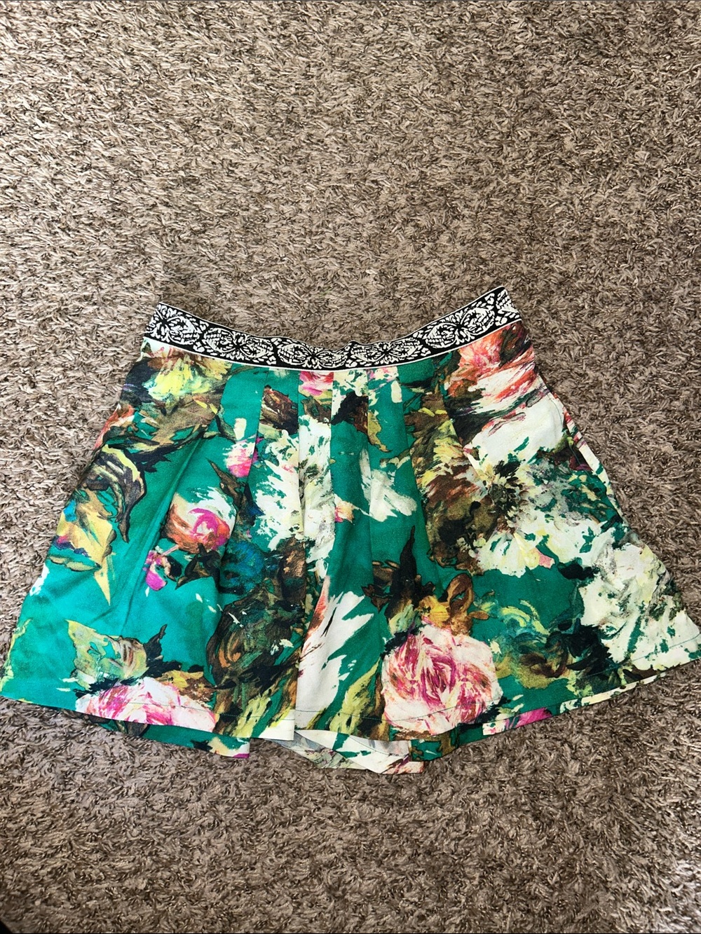 Anthropologie Ranna Gill Archipelago Green Floral Print Pleated Shorts - Women’s - Picture 3 of 5